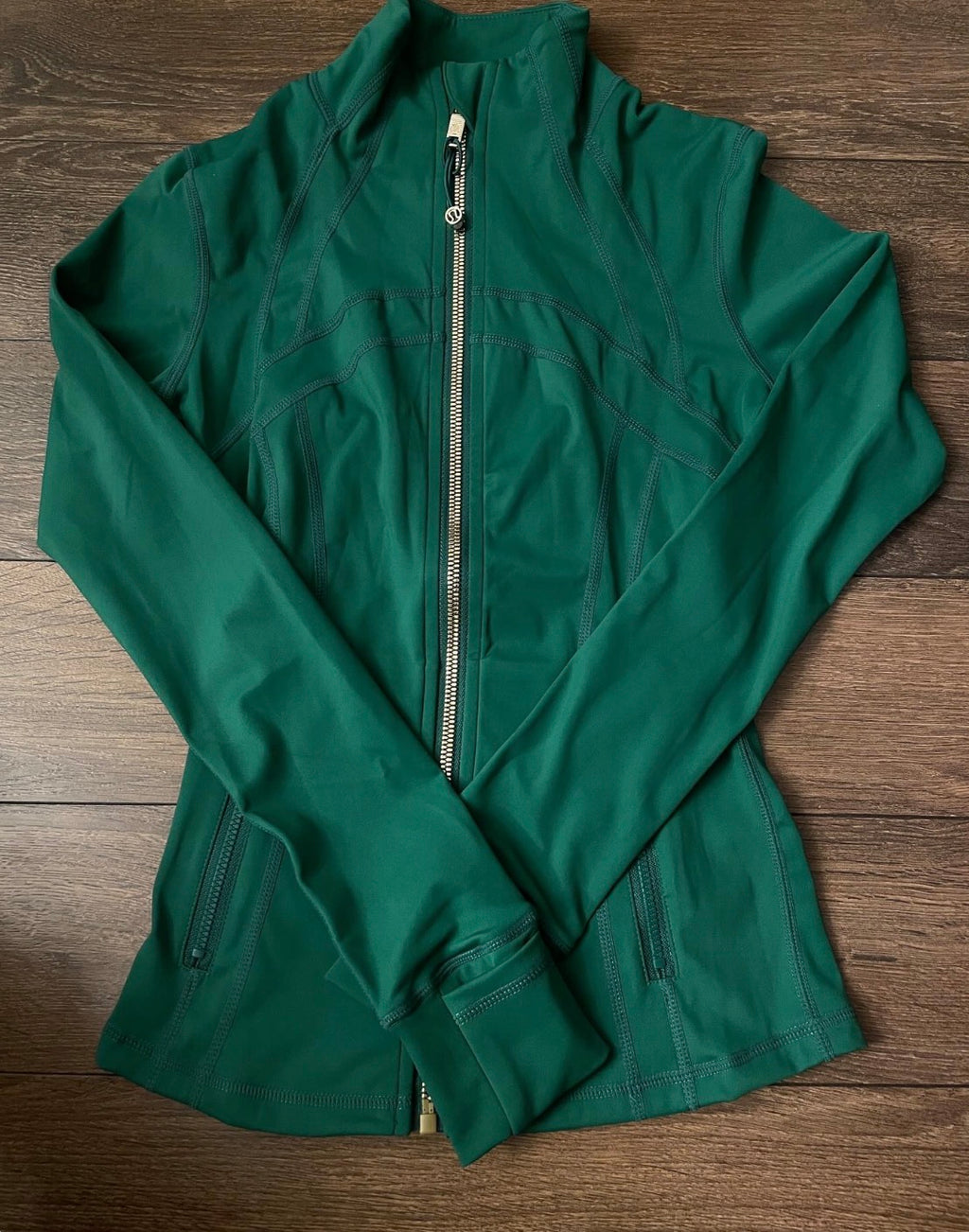 Green lululemon define+ gold zipper