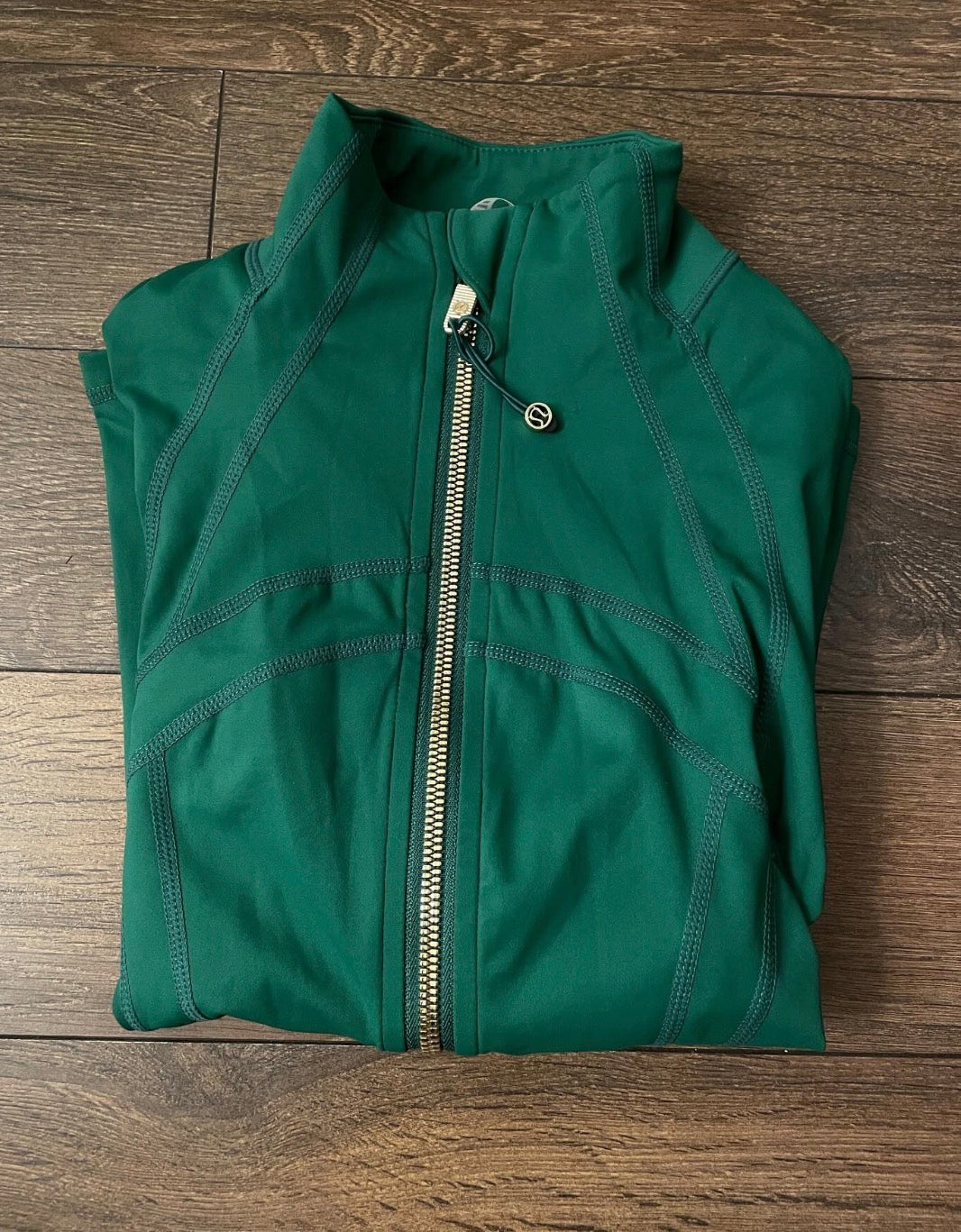 Green lululemon define+ gold zipper